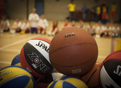 http://www.kloonfabriek.nl/uploads/ckvfabriek/images/workshops/basketbal-workshop_thumb.jpg