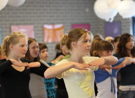 http://www.kloonfabriek.nl/uploads/ckvfabriek/images/workshops/streetdance-workshop_thumb.jpg